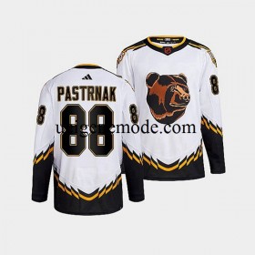Herren Boston Bruins Eishockey Trikot David Pastrnak 88 Adidas 2022 Reverse Retro Weiß Authentic